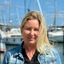 Frau Doreen Hopp