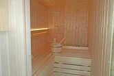 großes Badezimmer im Obergeschoss mit zubuchbarer Sauna