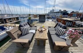 möblierte Dachterrasse