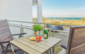 möblierter Balkon mit direktem Ostseeblick