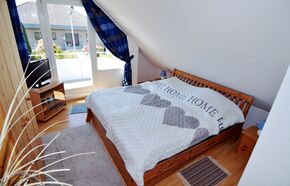 Schlafzimmer 1