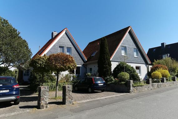 Außenansicht rechtes Haus